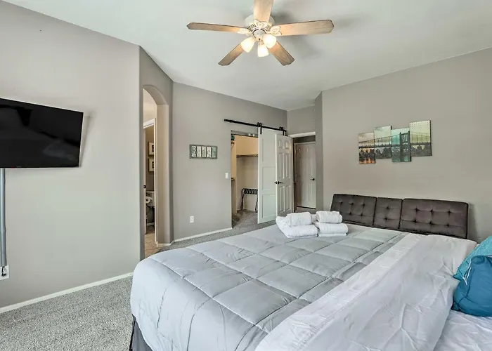 Putting + Game Room: Oasis