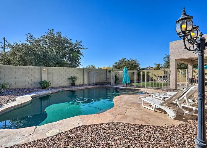 Putting + Game Room: Oasis Goodyear